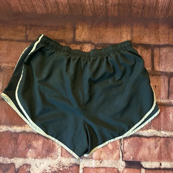 Nike Running Shorts Women’s Extra Large 1X Athletic Green Check Swoosh Logo - Picture 9 of 16